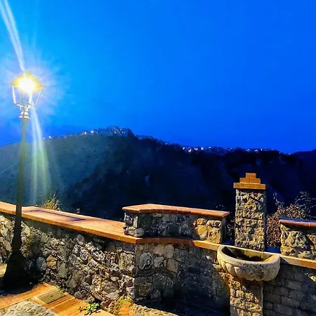 Biancamano Bed & Breakfast 3*