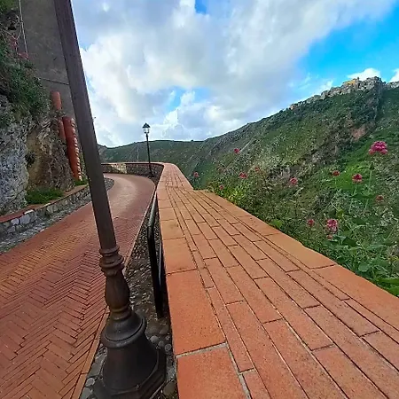 Biancamano Oda ve Kahvaltı 3*