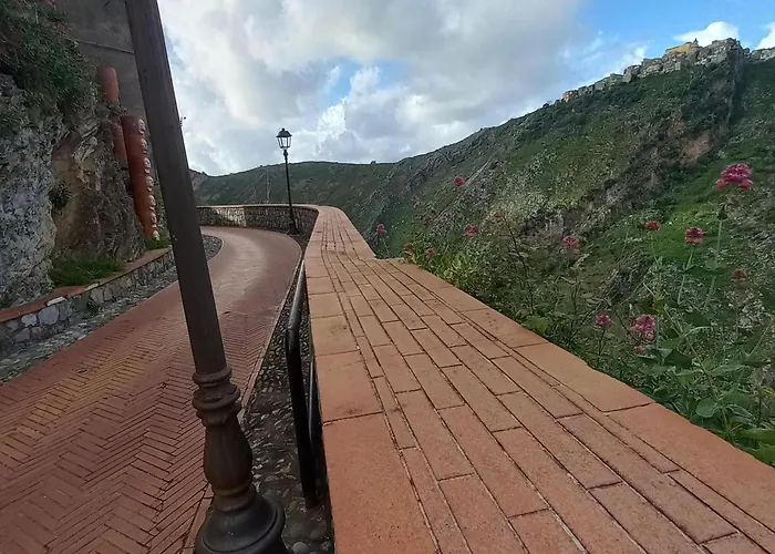 فندق مبيت وإفطار Biancamano Maierà